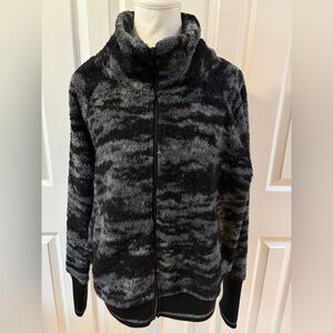 Athleta Black and Gray Tugga Sherpa Cropped Jacket Size XL